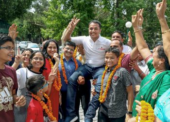 Chandigarh: Family and relatives of Pranav Goyal, who topped IIT-JEE exam 2018 celebrate, in Chandigarh on Sunday, June 10, 2018. (PTI Photo) (PTI6_10_2018_000152B)