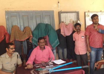 Eight inter-district robbers arrested