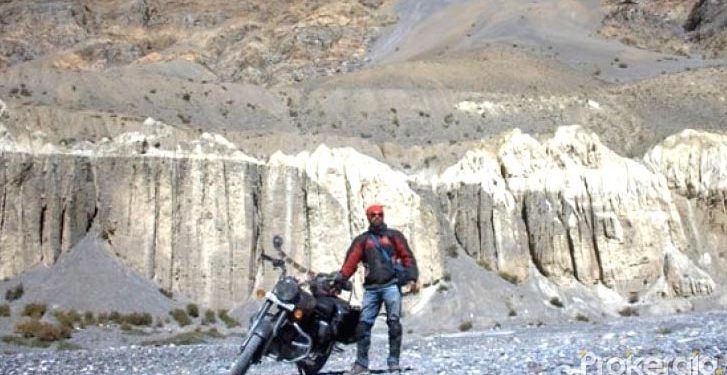 abhimanyu-chakrovorthy-Motorcyclist on a multi-nation anti-plastic mission