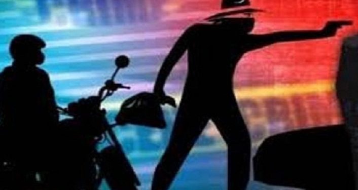 Financing firm agent looted at gunpoint