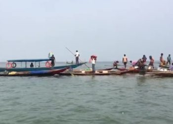 Illegal fishing in Chilika