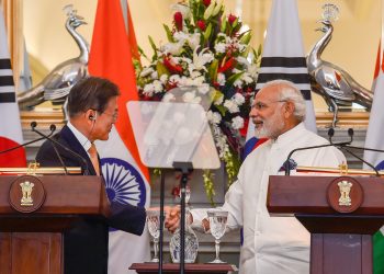 New Delhi: Prime Minister Narendra Modi shakes hands with South Korean President Moon Jae-in after their joint press conference at Hyderabad House, in New Delhi on Tuesday, July 10, 2018. (PTI Photo/Kamal Singh)  (PTI7_10_2018_000116B)