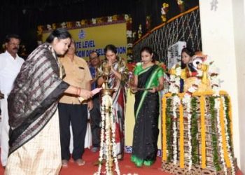 Textile and Handicrafts Minister Snehangini Chhuria inaugurates the 
State-level National Handloom Day celebration at Soochana Bhawan 
in Bhubaneswar, Tuesday
