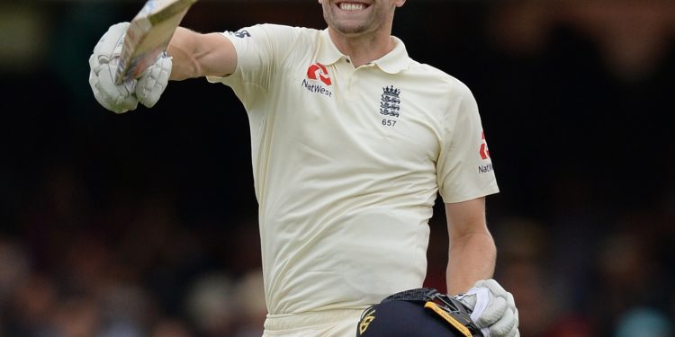 Chris Woakes celebrates reaching his maiden century against India at Lord's Cricket Ground
