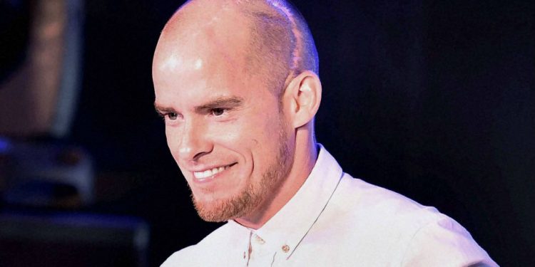 Iain Hume