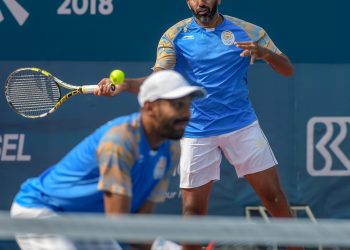 Rohan Bopanna (R) and Divij Sharan during their doubles encounter at the Asian Games, Wednesday