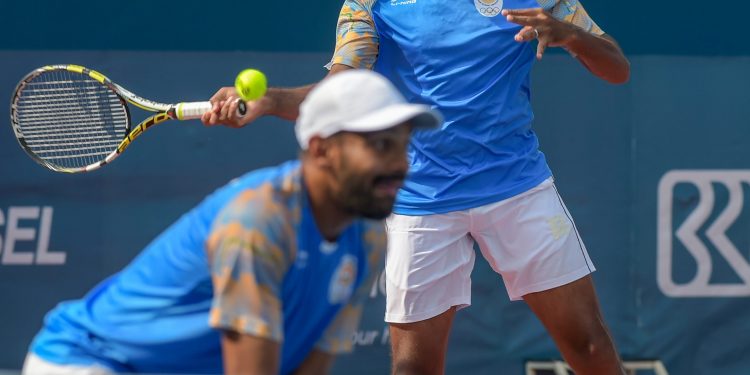 Rohan Bopanna (R) and Divij Sharan during their doubles encounter at the Asian Games, Wednesday