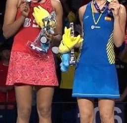 PV Sindhu (L) and Carolina Marin pose with their World Championships medals at Nanjing, Sunday