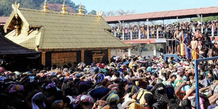Sabarimala:  Ayyappa devotees throng at Sannidanam in Sabarimala on Wednesday. PTI Photo (PTI1_6_2016_000222A)