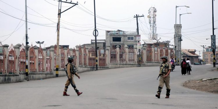 Day 89: Kashmir continues to remain shut
Life remained affected on Wednesday in Kashmir on the 89th consecutive day of shutdown called by the resistance leadership..Photo's By:-Shah Jehangir