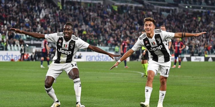 Blaise Matuidi (L) and Paulo Dybala celebrate after the former’s goal against Bologna, Thursday       