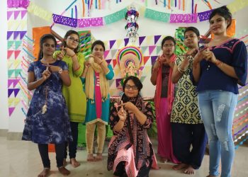 Postgraduate girls of English department of SCS College in Puri take a pledge against plastic