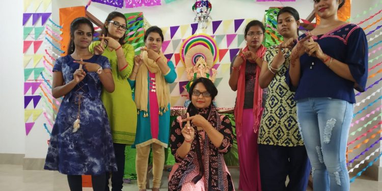 Postgraduate girls of English department of SCS College in Puri take a pledge against plastic