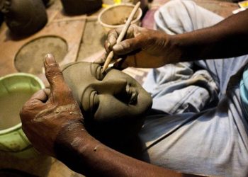 making-a-Durga-Maa-idol