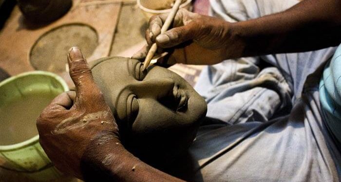 making-a-Durga-Maa-idol