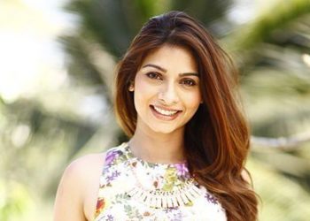 File source: http://commons.wikimedia.org/wiki/File:Tanishaa_Mukerji_photoshoot.JPG