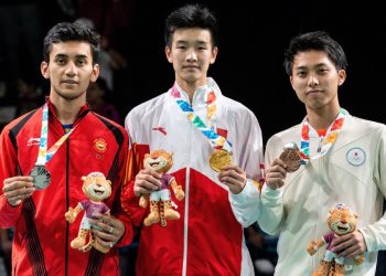 Lakshya Sen (L) along with other medallists in Buenos Aires