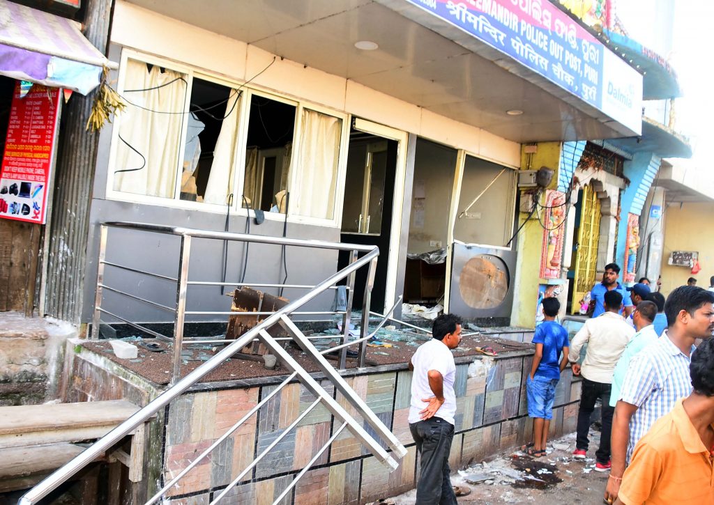 A police outpost near Srimandir ransacked by the mob