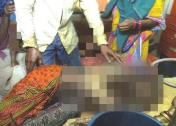 2 minor brothers set on fire by mother die