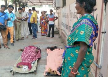 2 women die after consuming spurious liquor
