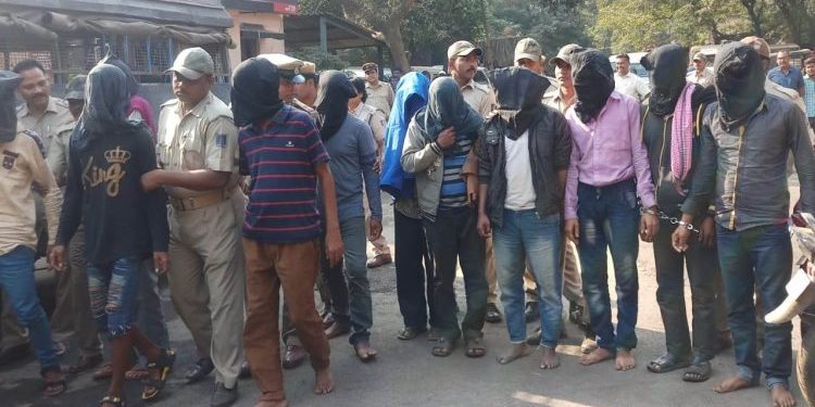 Inter-state dacoit gang busted, 12 held