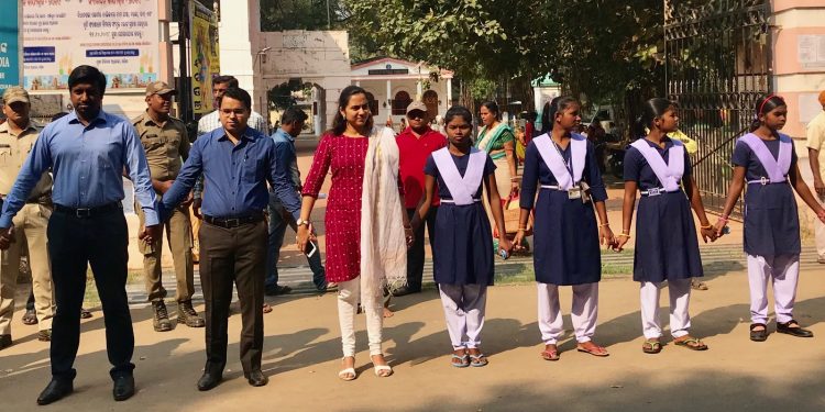 M’bhanj marks World Toilet Day with human chain, marathon