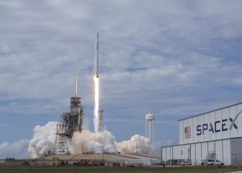 SpaceX scraps plan to upgrade Falcon 9 for more 'reusability'