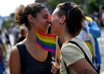 Trauma may up heart disease risk in lesbians, bisexual women
