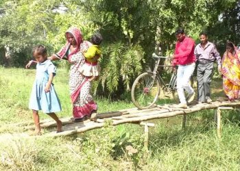 Villagers risk lives on rickety bamboo bridge