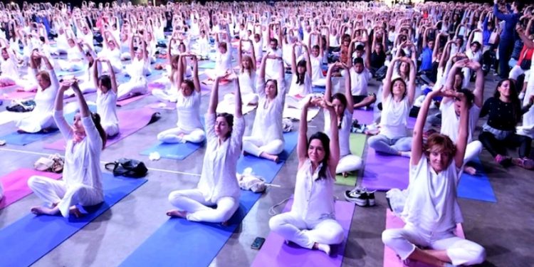 Aires“Yoga keeps both your body and mind healthy. It strengthens your body and keeps your mind at peace,” PM. The 'Yoga For Peace' event organised by Art of Living in Buenos.