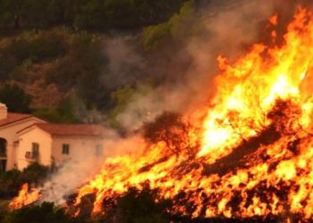 California wildfires toll reaches 25