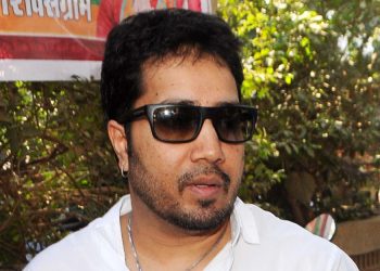 Mumbai: Singer Mika Singh during photo shoot of album 'BottomsUp' in Mumbai on 24th March 2015. (Photo: IANS)