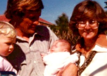 Chris Dawson and Lynette Dawson(R), his wife with their children.