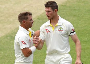 David Warner (L) and Cameron Bancroft