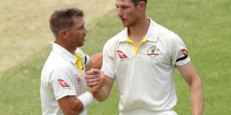 David Warner (L) and Cameron Bancroft