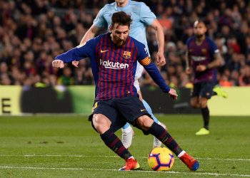 Lionel Messi about to connect his hot for his goal against Celta Vigo at Camp Nou, Saturday