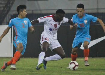 Aizawl FC and Indian Arrows players vie for the ball at Barabati Stadium, Cuttack, Friday    
      