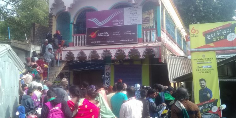 Post offices fail to handle rush for Aadhaar