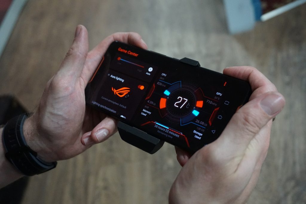 ASUS ROG Phone 6 Hands-On Performance Review: Gaming Beast