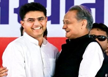 Congress leaders Ashok Gehlot (L) and Sachin Pilot.