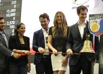 In the picture, Andy, 27, was joined by tennis players Daniela Hantuchova, Treat Huey, Sania
Mirza and Carlos Moya for ceremony in Manila, Philippines marking the the start
of trading at the Philippines Stock Exchange, 2014. (AFP)