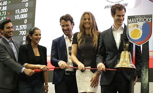 In the picture, Andy, 27, was joined by tennis players Daniela Hantuchova, Treat Huey, Sania
Mirza and Carlos Moya for ceremony in Manila, Philippines marking the the start
of trading at the Philippines Stock Exchange, 2014. (AFP)