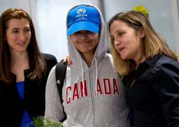 Canadian Minister for Foreign Affairs Chrystia Freeland (R) said Rahaf Mohammed al-Qunun, 18, is "very, very happy" to be in Canada which gave her asylum after she fled her Saudi homeland (AFP)