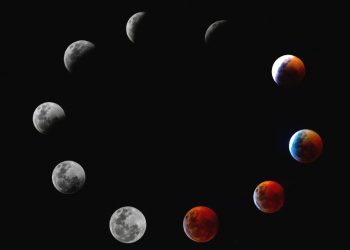 A composite photo shows all the phases of the so-called Super Blood Wolf Moon total lunar eclipse (Luis ACOSTA)