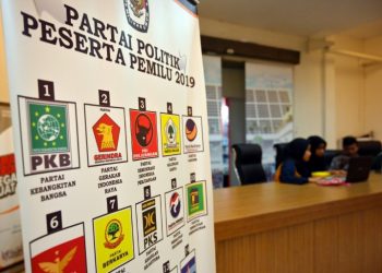 More than half the parties contesting Indonesia's upcoming elections are fielding candidates convicted of graft (AFP)