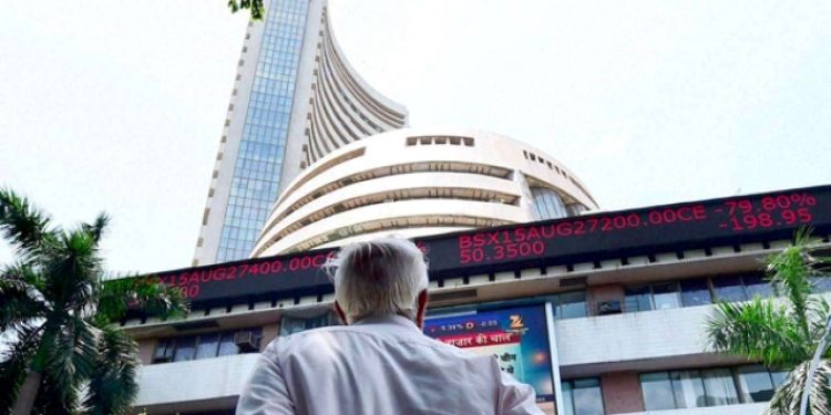 Equity indices open in green ahead of Economic Survey presentation