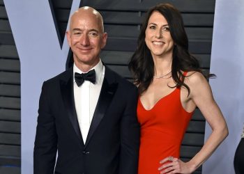 In this March 4, 2018 file photo, Jeff Bezos and wife MacKenzie Bezos arrive at the Vanity Fair Oscar Party in Beverly Hills, Calif. Bezos says he and his wife, MacKenzie, have decided to divorce after 25 years of marriage. Bezos, one of the world’s richest men, made the announcement on Twitter Wednesday, Jan. 9, 2019. (AP)