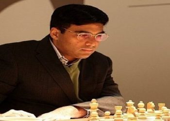Viswanathan Anand ponders over his next move against Shakhriayar Mamedyartov at Wijk Aan Zee, Monday

       