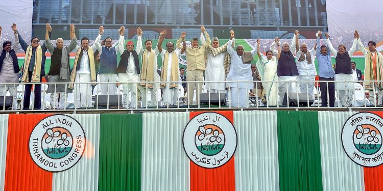 Mamata Banerjee and other opposition leaders during the rally in Kolkata, Saturday