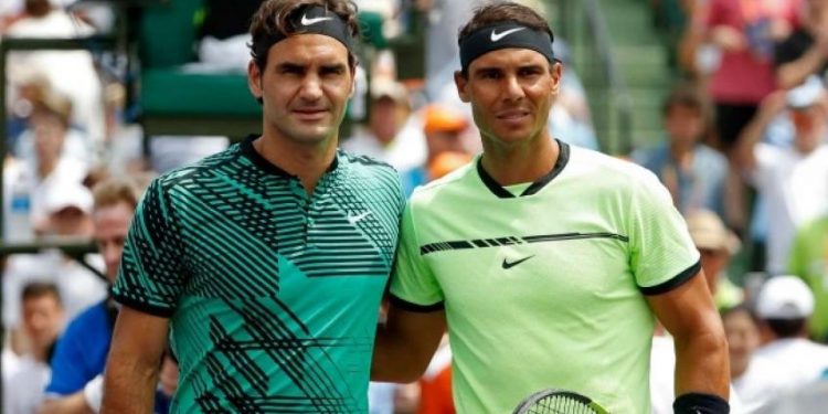 Roger Federer (L) and Rafa Nadal